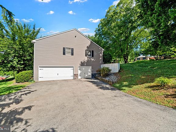 5th image of 114 Cameron Dr