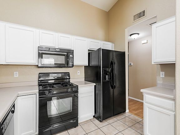 3rd image of 6438 S Wheaton Dr