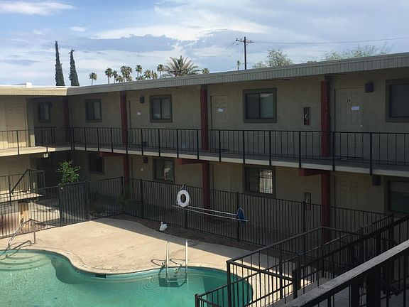 3rd image of 770 N Dodge Blvd APT 15