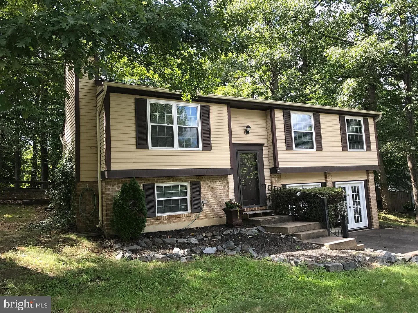 3 bed, 2.5 bath, 1068 sqft, $2,400 — Photo 3