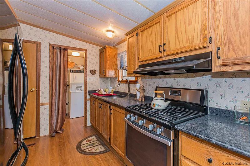 3rd image of 273 N SHORE Road
