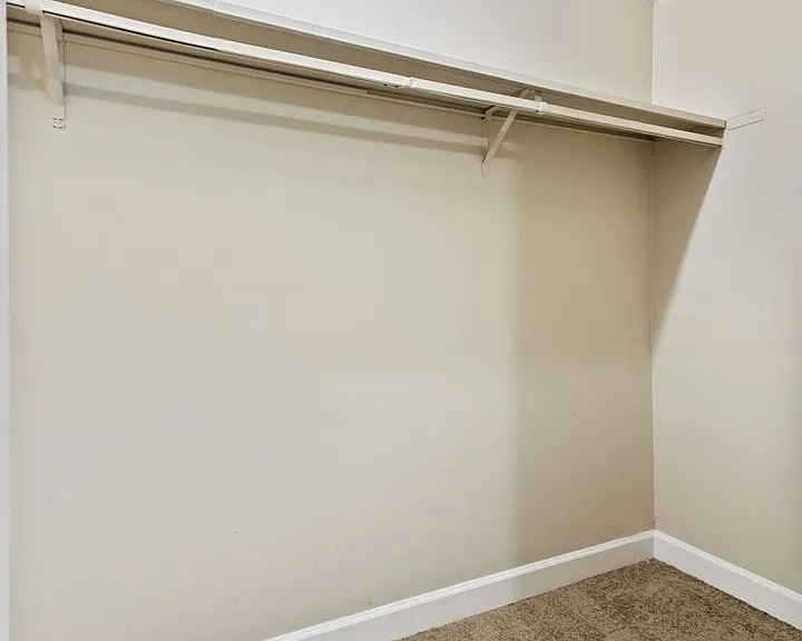 Balsam Avenue Apartments - The Courts — Photo 39