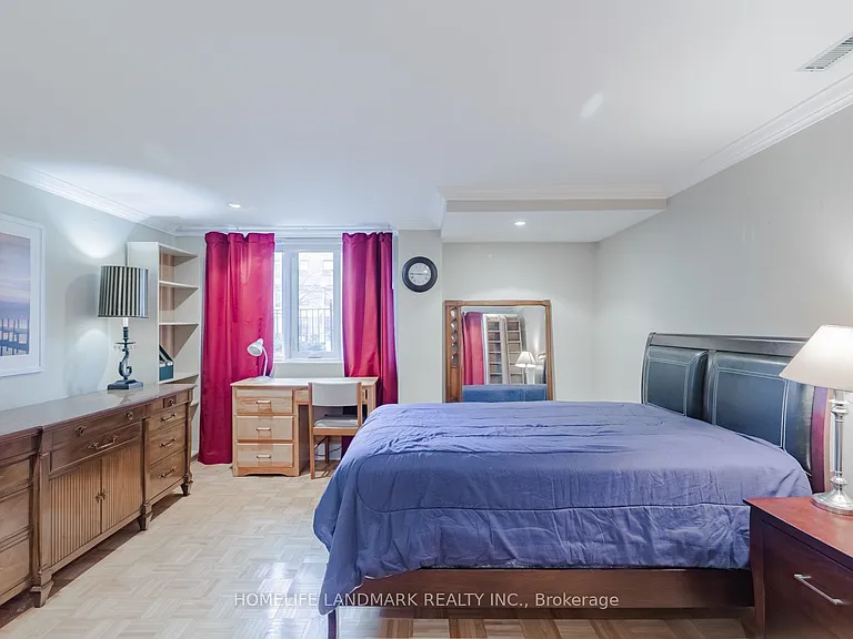 2283 Lake Shore Blvd W #B — Photo 13