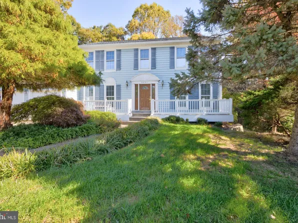 9801 Mainsail Dr, Gaithersburg, MD 20879