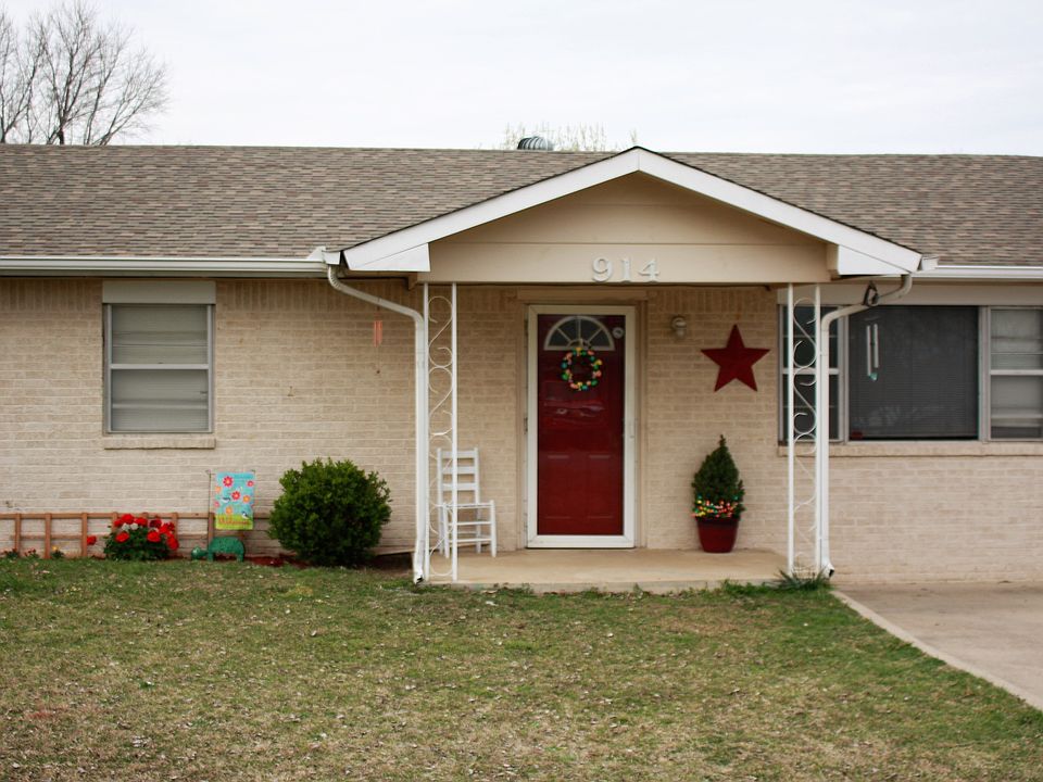 1st image of 914 W Chickasha Ave