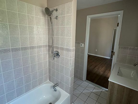 5th image of 235-237 Barrow St #2