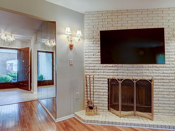 5th image of 7 Lakeview Drive