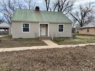 806 N 7th St, Tonkawa, OK 74653