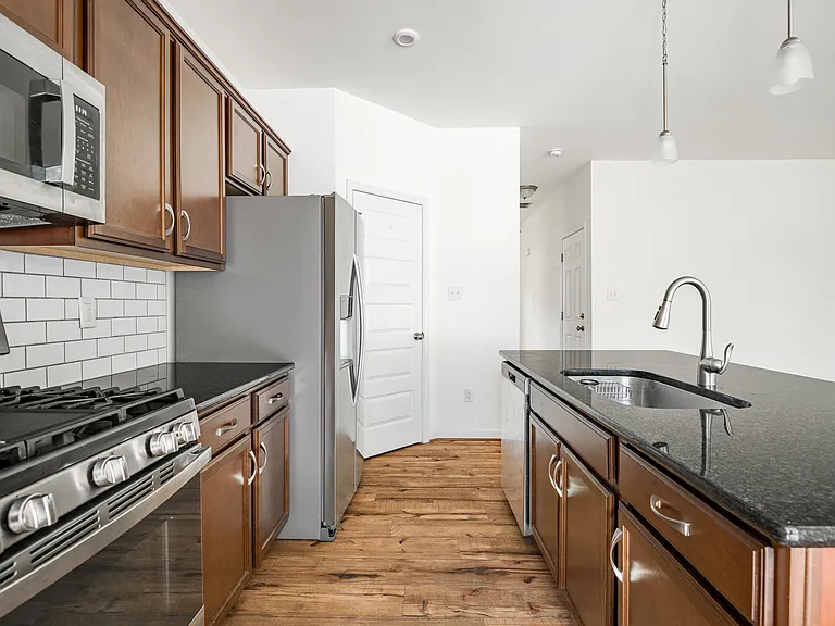 18352 Palisades Ct — Photo 19