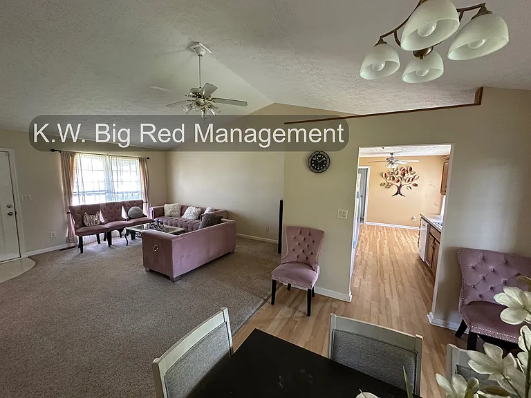 877 Skyway Dr NW — Photo 3