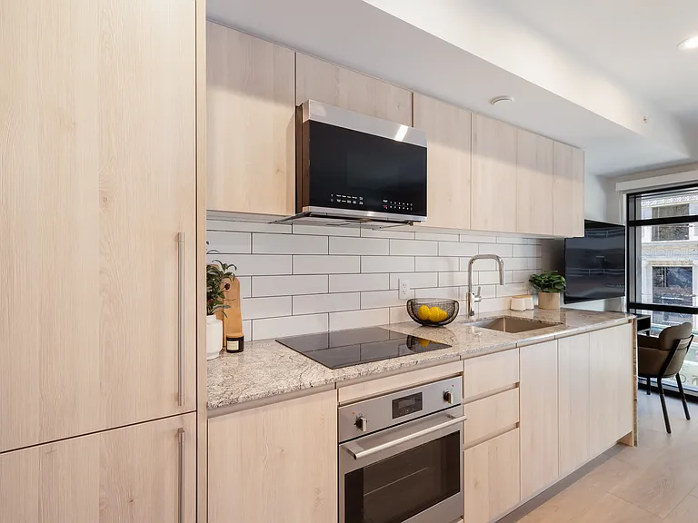 510 Richards St #705 — Photo 10