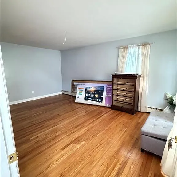 178 Sisson St — Photo 2