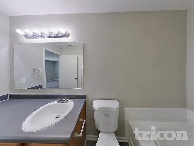 6245 Monteo Dr — Photo 8