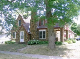 102 N Adams St, Carroll, IA 51401