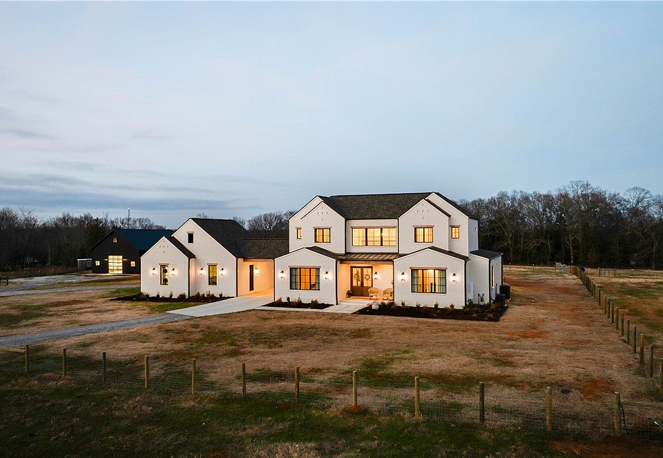 1st image of 2811 Lebanon Rd