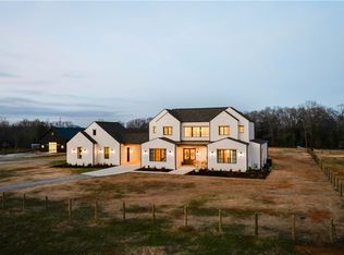 2811 Lebanon Rd, Pendleton, SC 29670