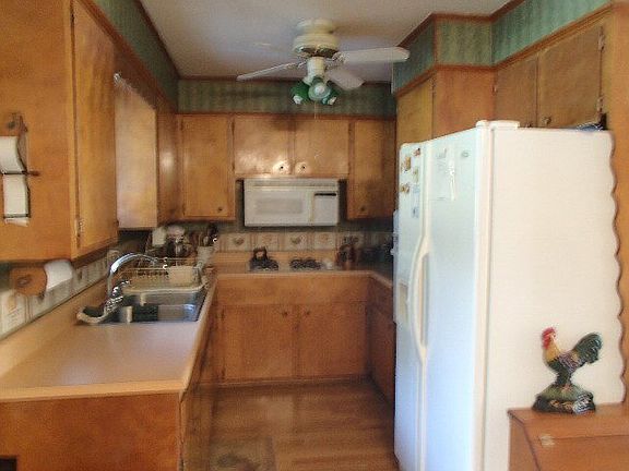 5th image of 155 Graceland Cir