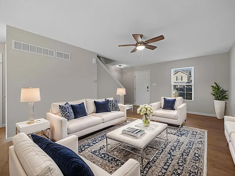 1012 Chesterfield Dr — Photo 5