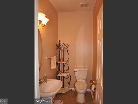 4th image of 2499 Clover Field Cir