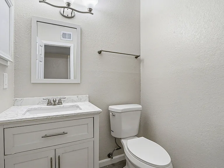 10604 Springwood Dr #D — Photo 24