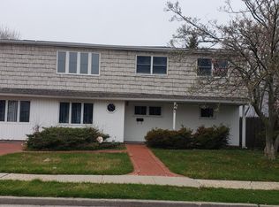 4 Sunrise St FLOOR 1, Plainview, NY 11803