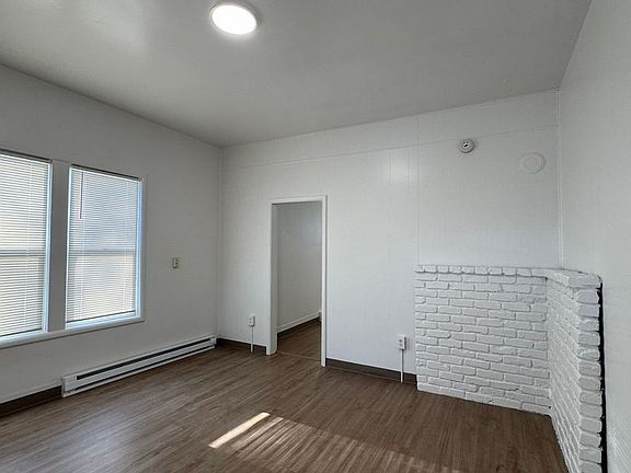 3rd image of 415 N Lincoln St