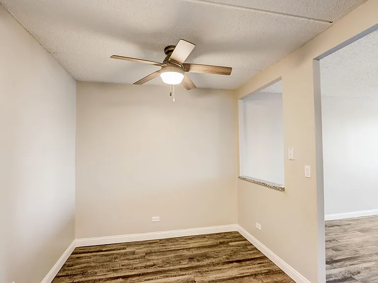 Bartlett Court Apartments — Photo 50