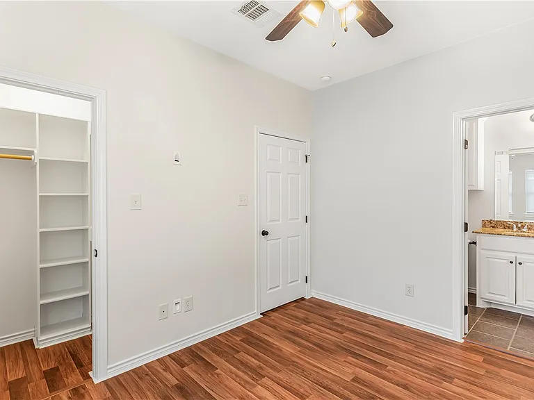 3933 John Sharp Pkwy #A — Photo 22