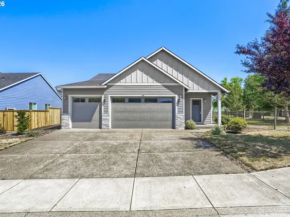 730 E Camellia St, Yamhill, OR 97148