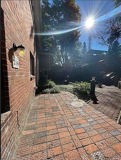1st image of 216 W Cliff Dr #4001720