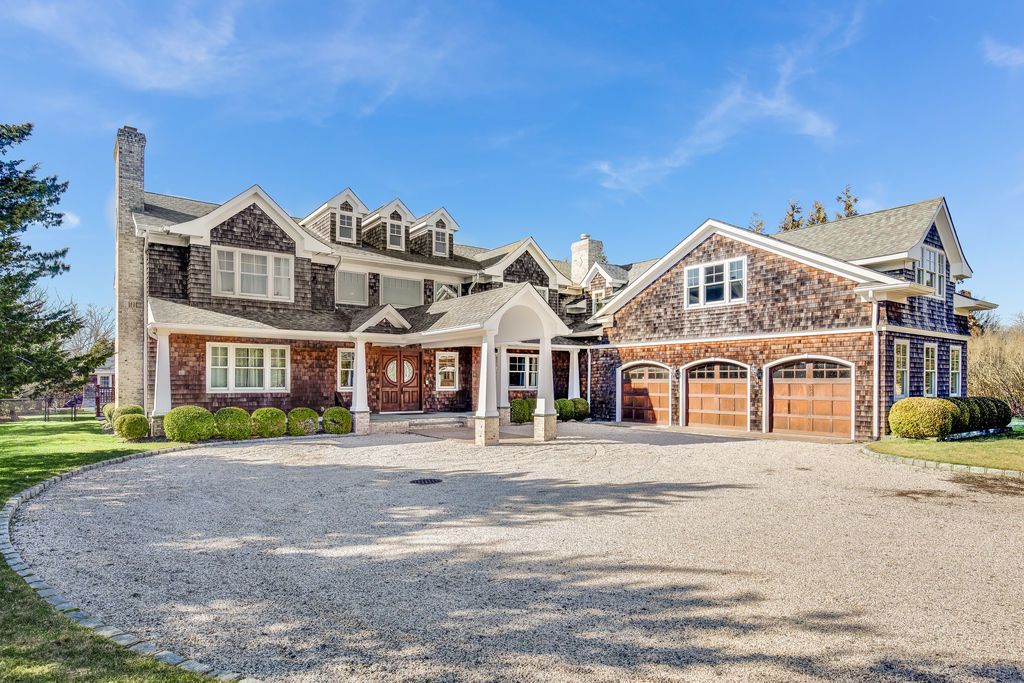 5 Pine Tree Ln in Westhampton Out East