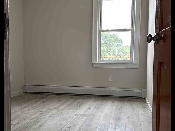 5th image of 12410 9th Ave #2F