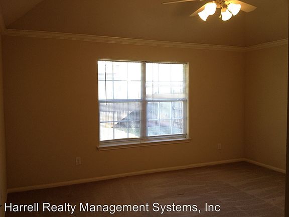 5th image of 517B Chapel Trail Cir