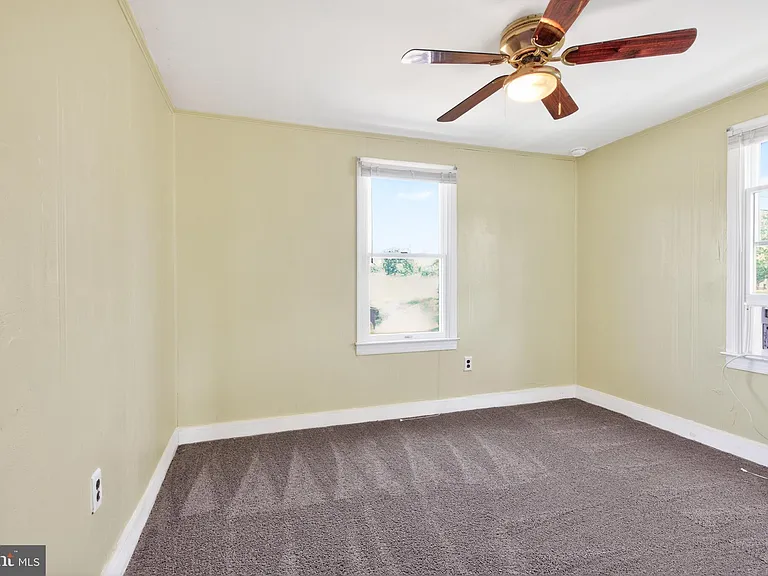 101 E Liberty St — Photo 6