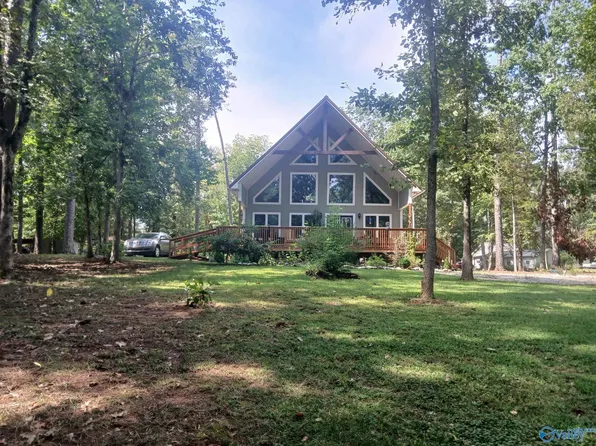 199 Julia Cir E, Rogersville, AL 35652