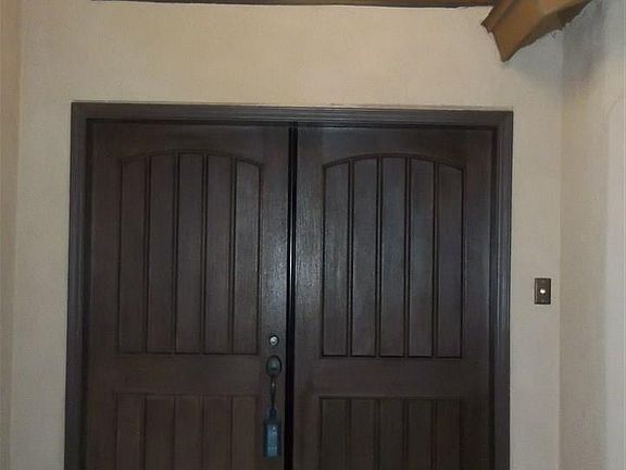 3rd image of 623 N Fuentes Dr