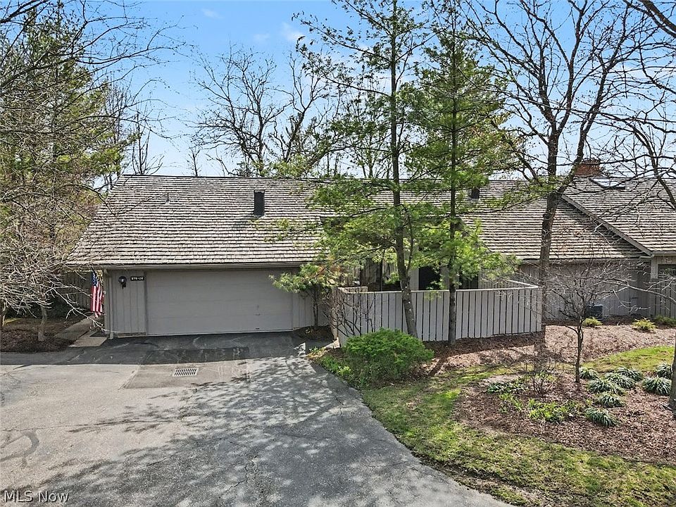 1st image of 270-26 Hawthorne Dr