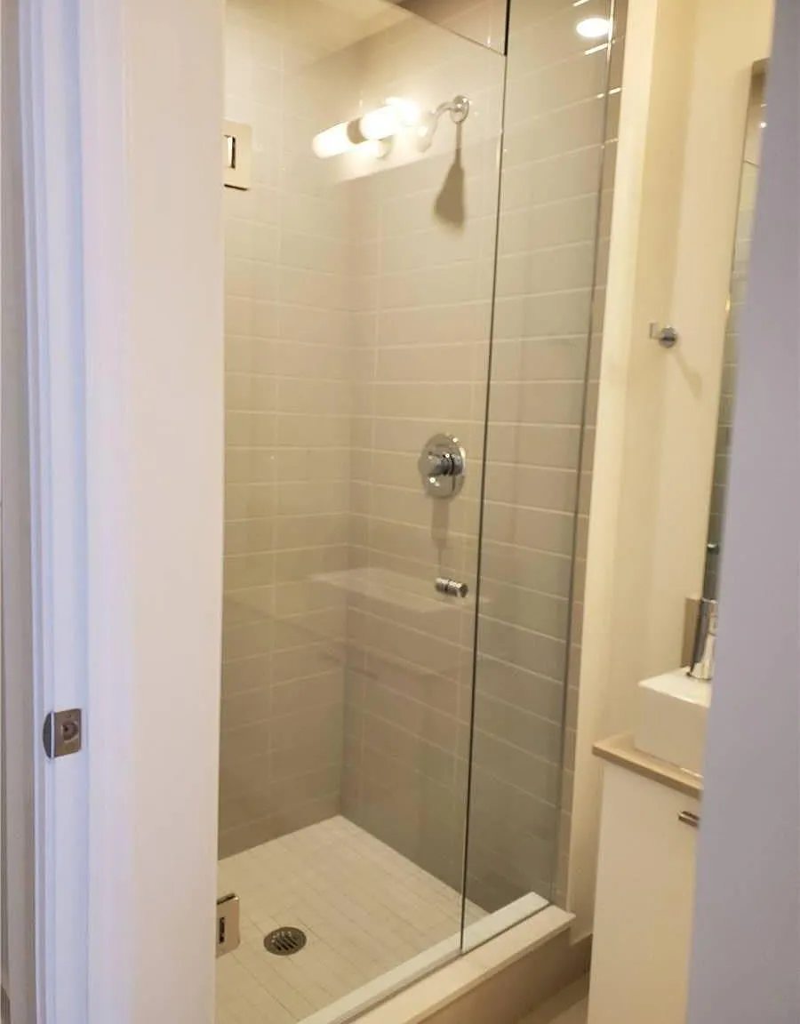 Studio, 320 sqft, $1,900 — Photo 3