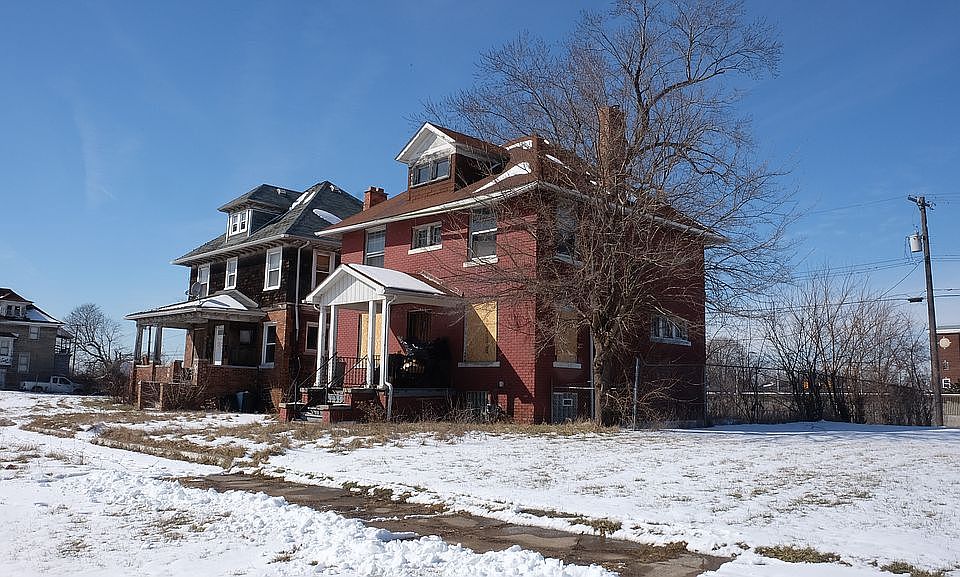 1st image of 84 Waverly St