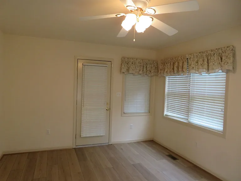112 Shade Tree Ct — Photo 22