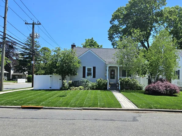 3 Benjamin Avenue, Amityville, NY 11701