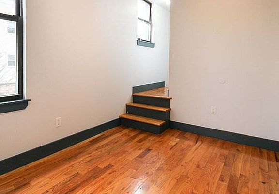 5th image of 107 Wilson Ave #2B