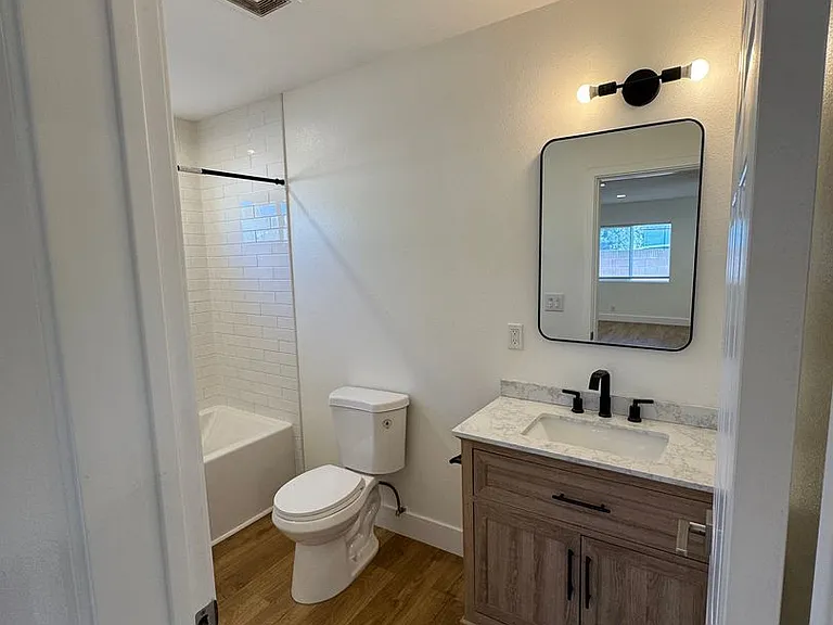 4318 N. Lakewood Blvd — Photo 19