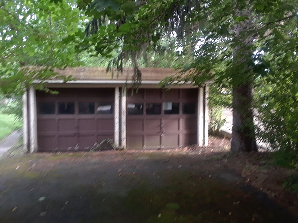 2nd image of 15958 Libby Rd