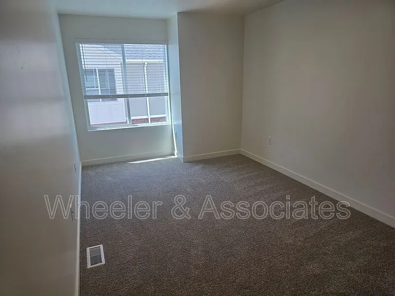 448 W 1080 S — Photo 16