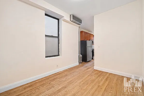 Living room, photo 1
