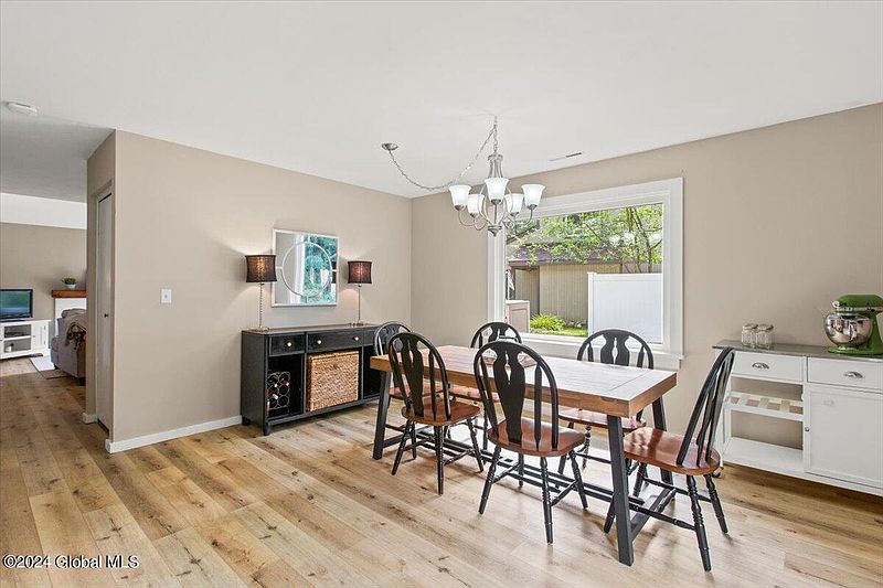 4th image of 59 Snowberry Road