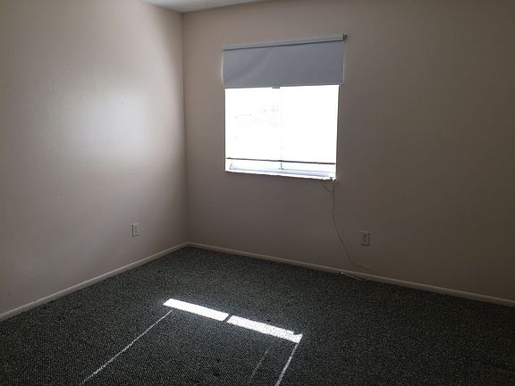 5th image of 483 Midway Dr