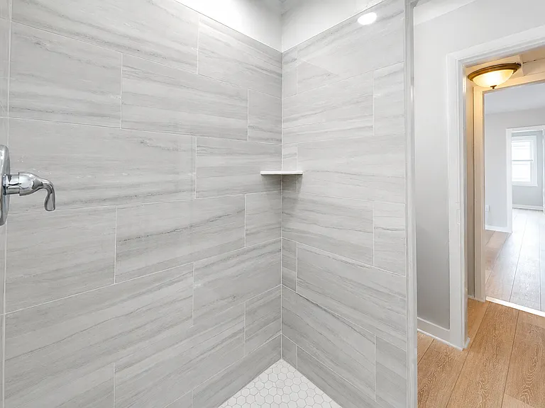 945 Homestead St #2 — Photo 3