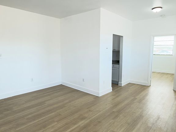 2nd image of 845 SW 4th St #7